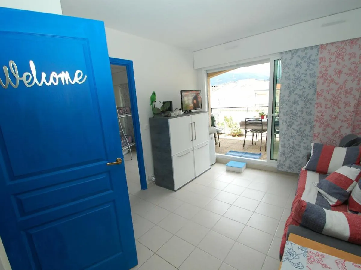 Charmant 2P En Centre-Ville De Menton Avec Terrasse Et Parking - Fr-1-196-280 0*,  France